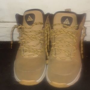 Nike acg boots